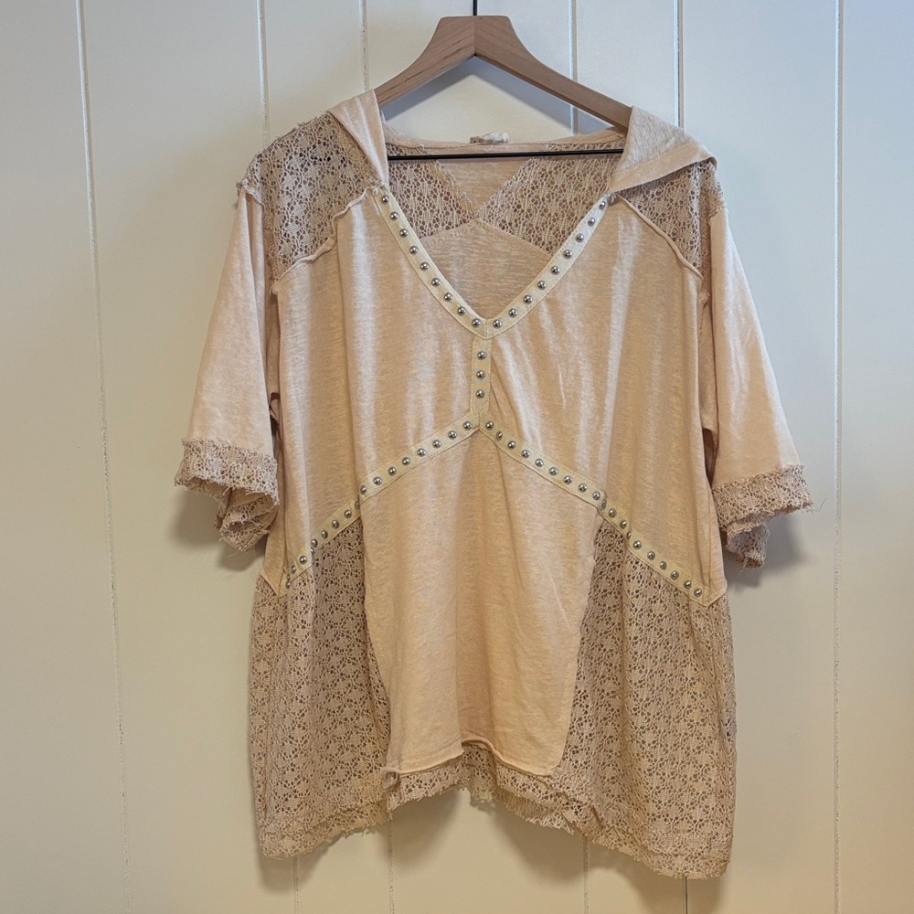 POL Cream Lace V-Neck Hooded Blouse